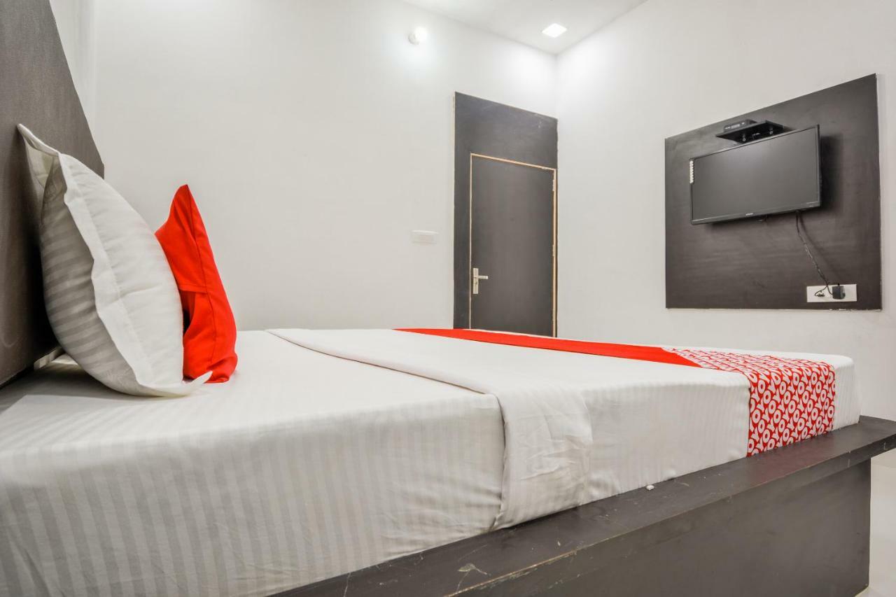 Oyo 43505 Hotel The White House Hisār エクステリア 写真
